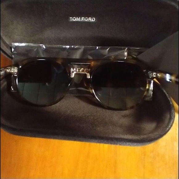 Tom Ford polarized sunglasses - Picture 3 of 3